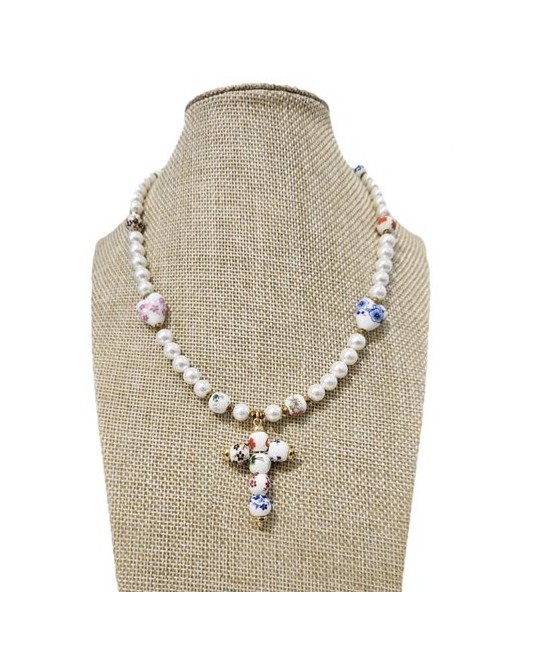 Collar perlas y cruz de ceàmica de Ssolo complementos