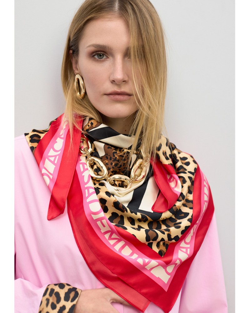 Pañuelo satinado con rayas y animal print Lola Casademunt