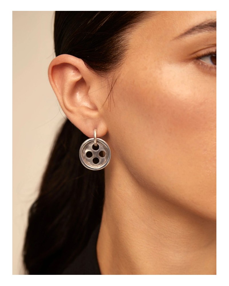 Pendientes aguja y botòn UNOde50