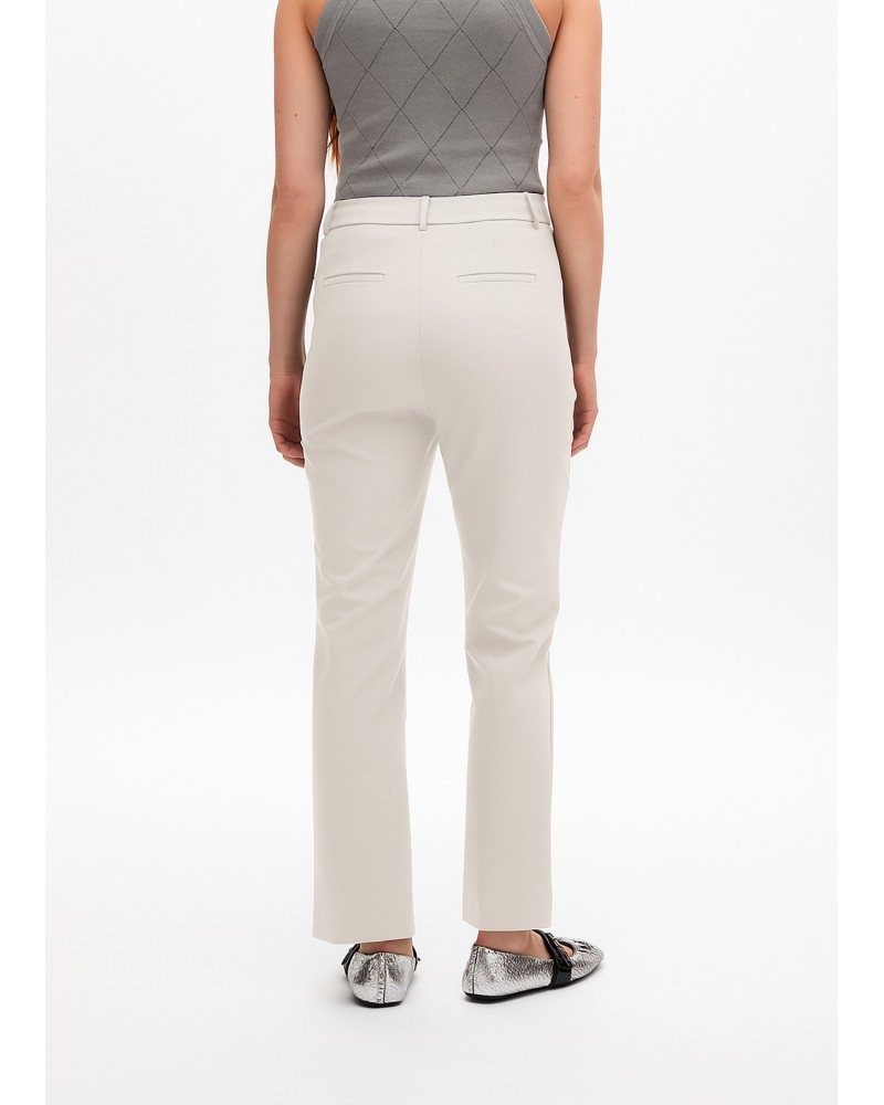 Pantalón básico negro de Lola Casademunt