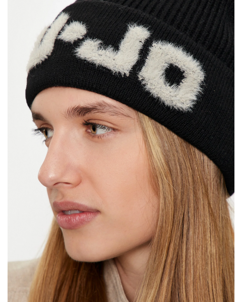 Gorro de punto negro de Liujo