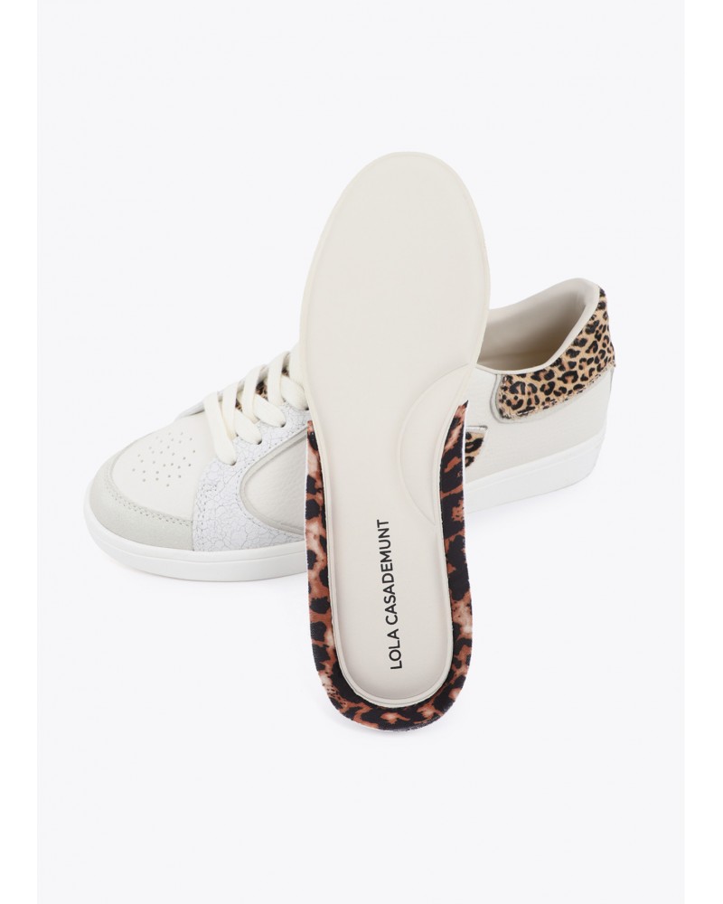 Zapatilla logo leopardo de Lola Casademunt