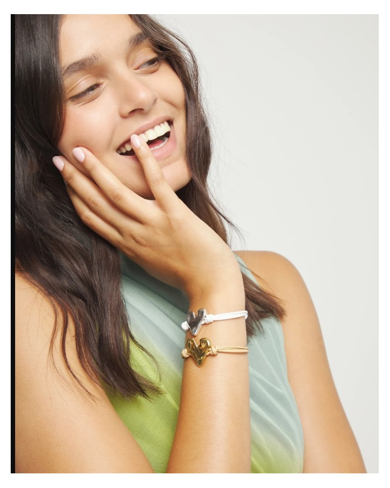 Pulsera de cuero con corazòn baño oro UNOde50