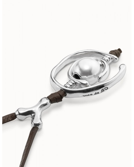 Collar cuero con perla bañado plata UNOde50