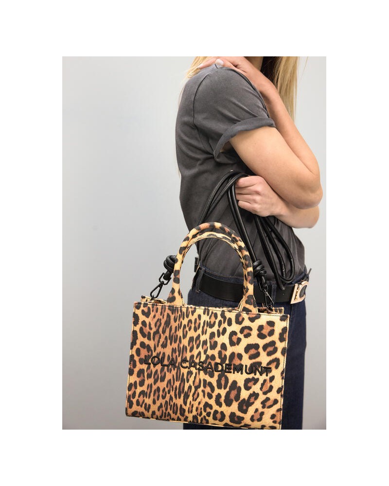 Mini shopper tejido leopardo Lola Casademunt