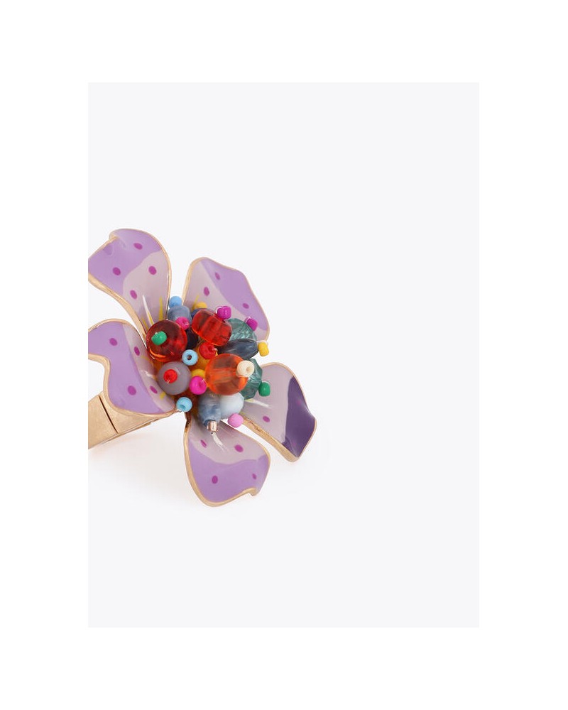 Anillo de flor lacada con abalorios Lola Casademunt