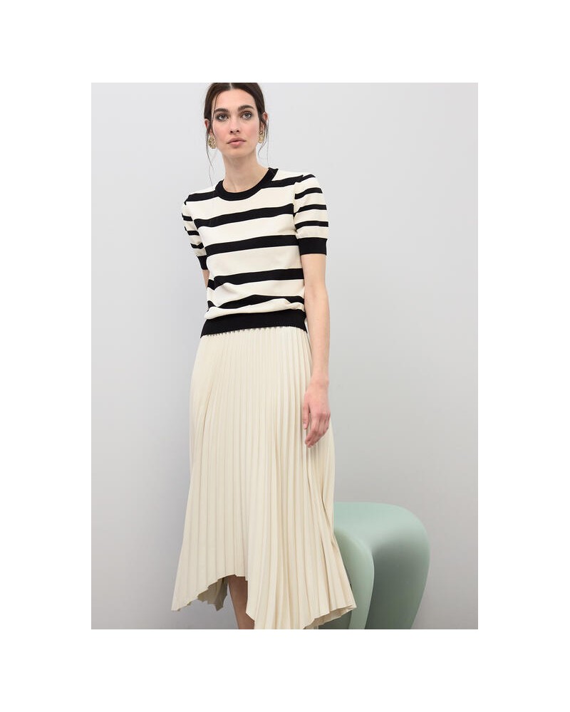 Falda asimètrica beis plisada Lola Casademunt
