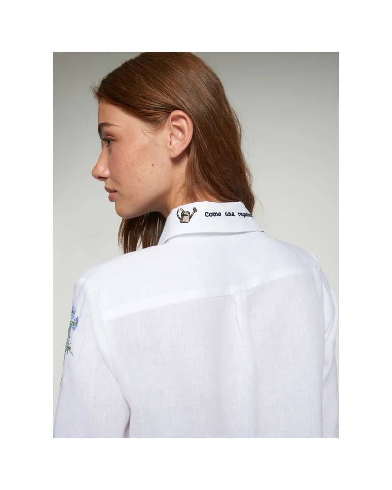 Camisa blanca de flores bordadas Vilagallo