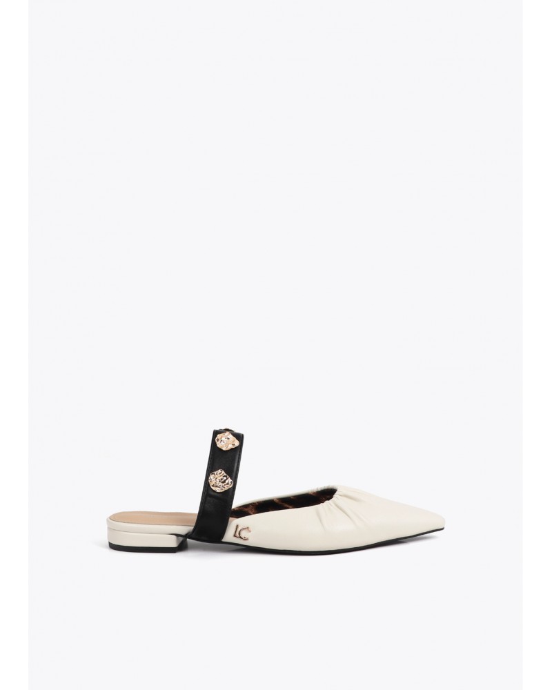 Zapato plano con elástico y apliques metalizados Lola Casademunt
