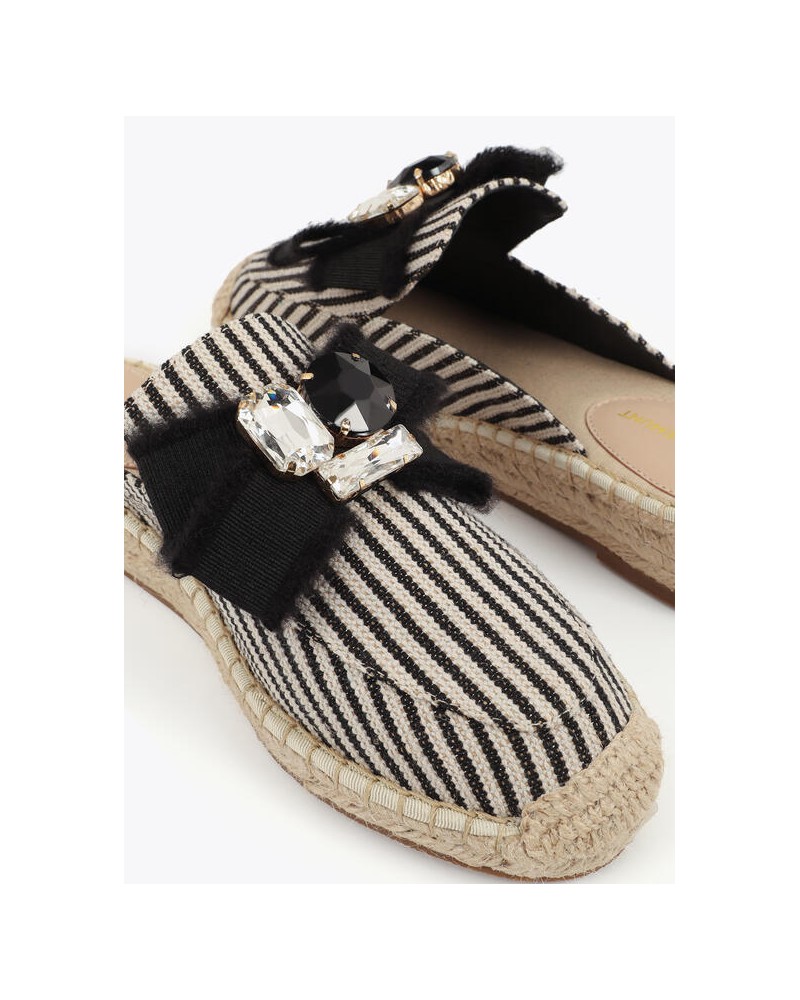 Sandalia plana canvas de rayas Lola Casademunt