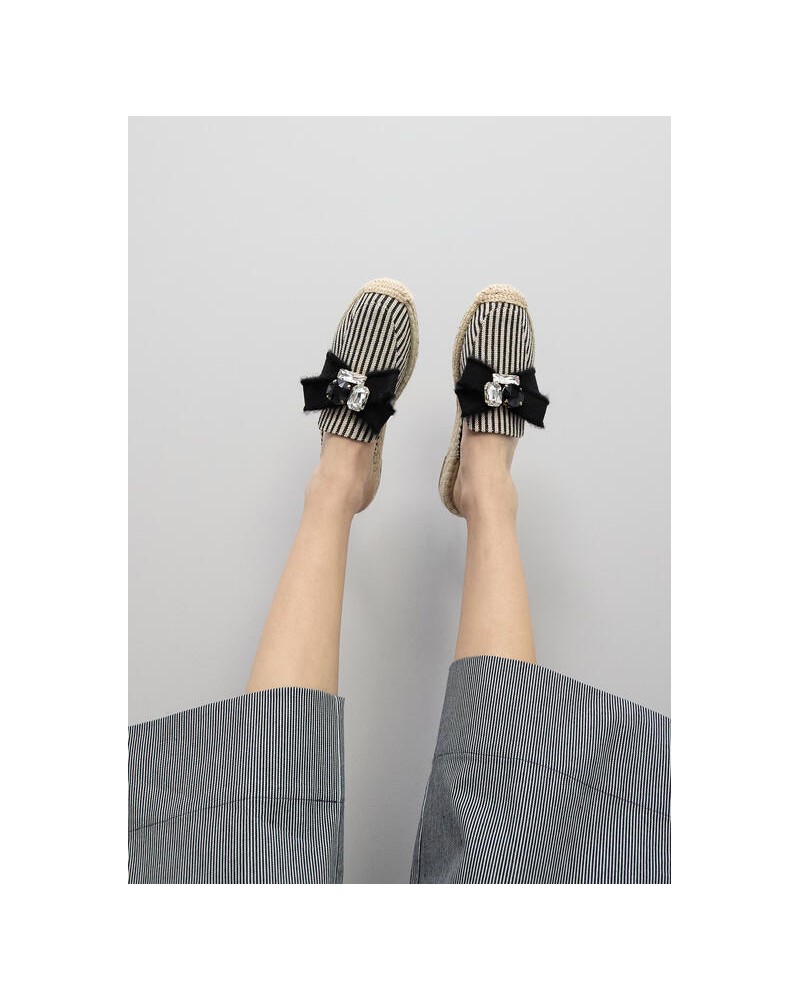 Sandalia plana canvas de rayas Lola Casademunt