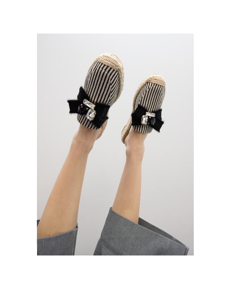 Sandalia plana canvas de rayas Lola Casademunt