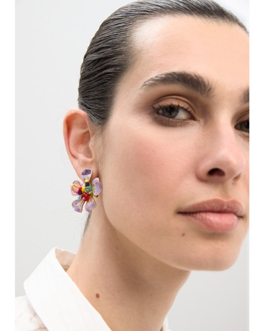 Pendientes de flor lacada con abalorios Lola Casademunt