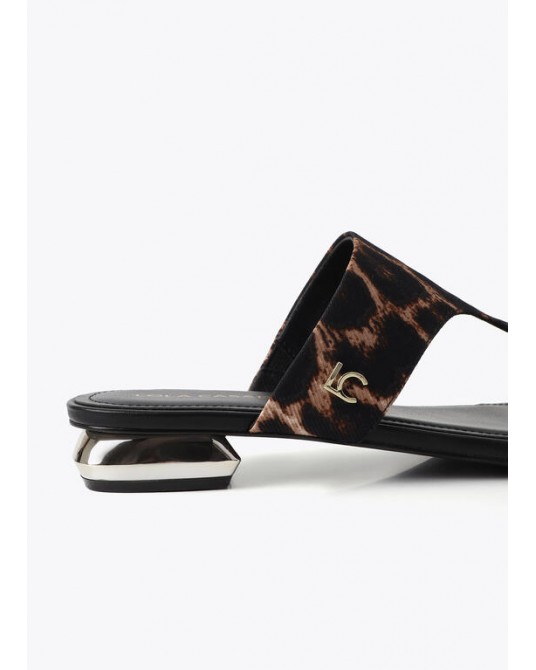 Sandalia plana en animal print Lola Casademunt