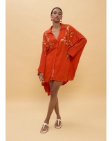 Camisa oversize detalles a tono Lola Casademunt