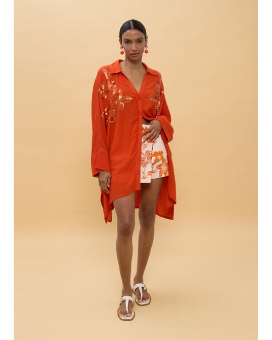 Camisa oversize detalles a tono Lola Casademunt