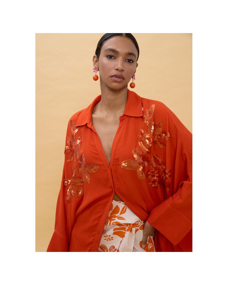 Camisa oversize detalles a tono Lola Casademunt