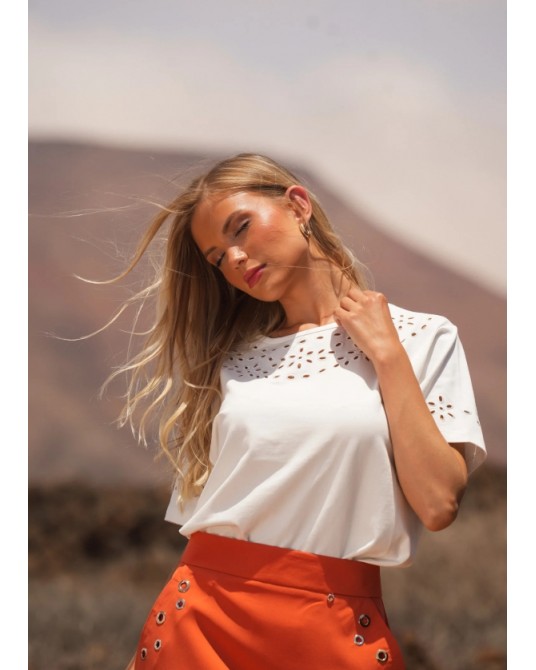 Camiseta blanca con bordado inglès Guimanos