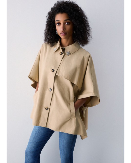 Poncho gabardina con bordados joya Liujo