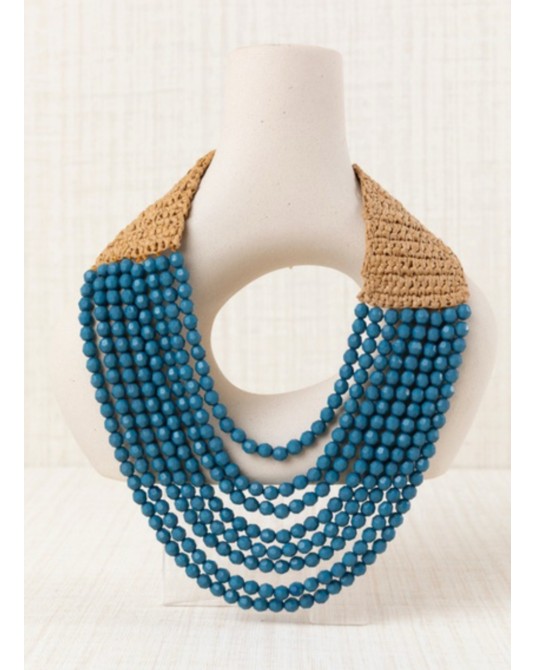Collar multicuentas y rafia Latido