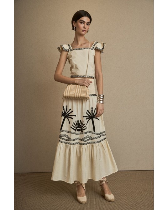 Conjunto crema bordado negro Latido