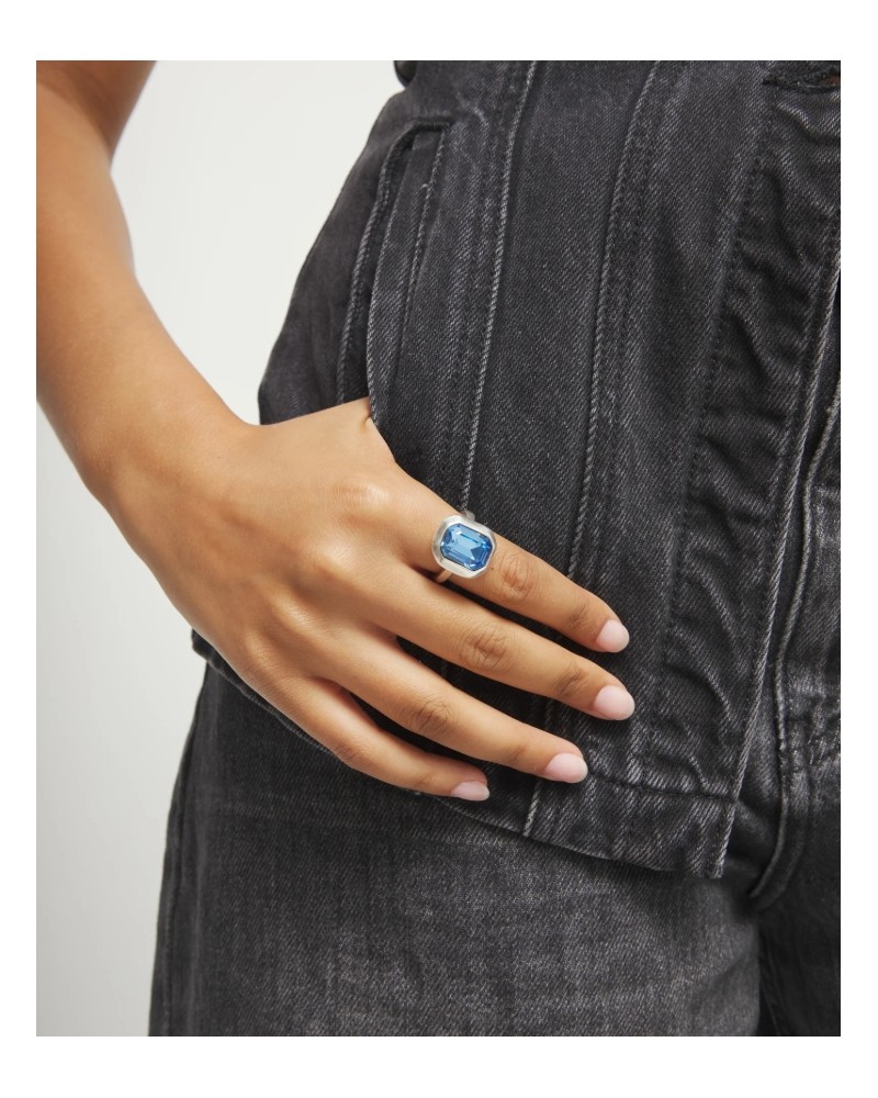 Anillo cristal azul baño plata UNOde50