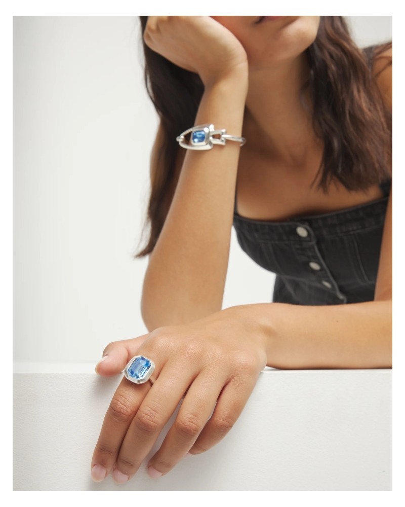 Anillo cristal azul baño plata UNOde50